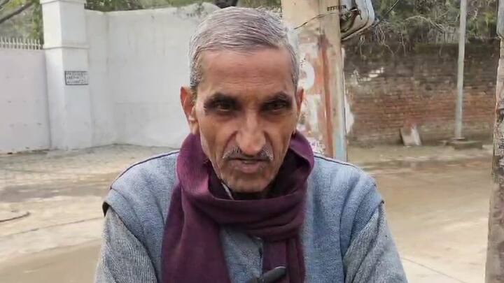 पटौदी पैलेस के गेट पर तैनात गार्ड की मानें तो जब उन्हें वारदात के बारे में पता चला है वो बहुत दुखी है. सितंबर के महीने में ही सैफ परिवार के साथ पैलेस आए थे और सभी कर्मचारियों से भी मिलकर उनका हालचाल जाना.