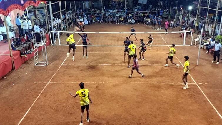 Theni news  handball competition Coimbatore Karpagam University won the first prize tnn கைப்பந்த போட்டி; முதல் பரிசை தட்டிச்சென்ற கோவை கற்பகம் யூனிவர்சிட்டி