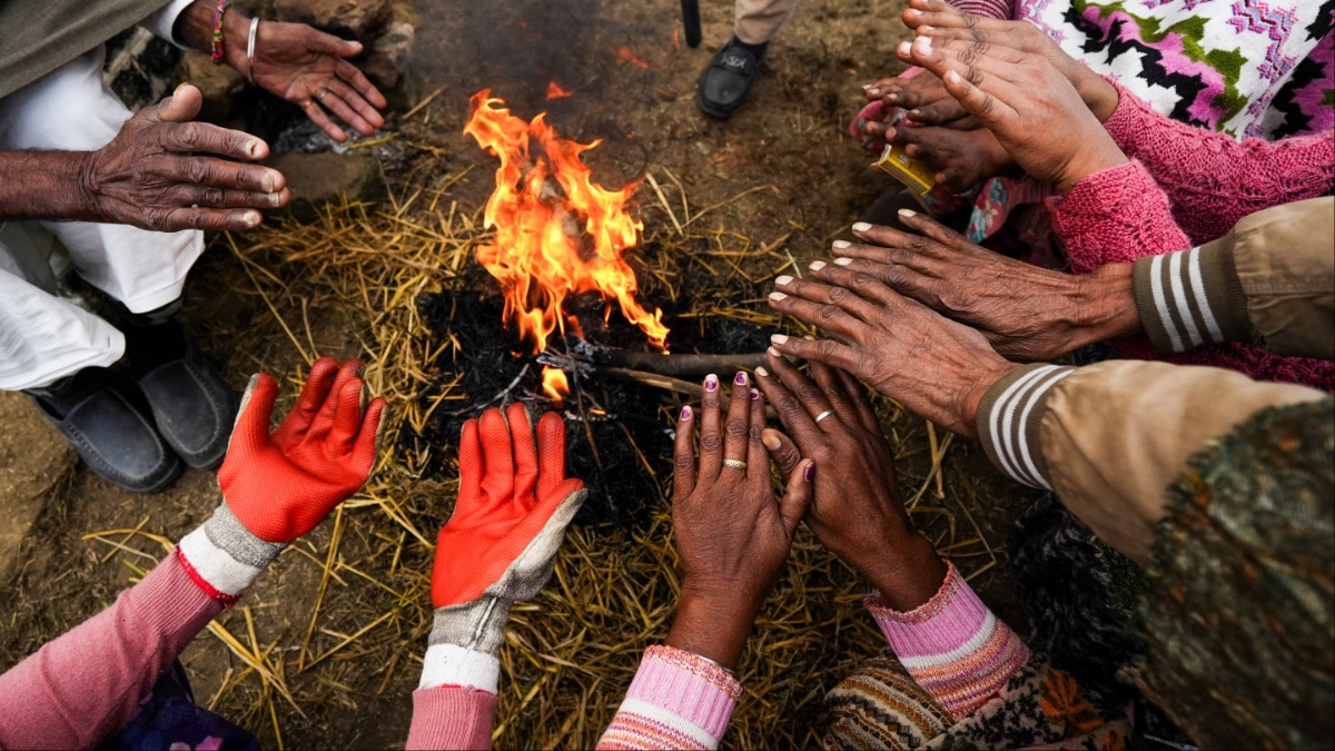 Bihar Weather Today: बिहार में सर्दी का सितम जारी, शीतलहर से बढ़ेगी ठिठुरन वाली ठंड, IMD ने जारी किया अलर्ट