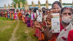 क्या आपके पास भी है साइबर कैफे का बना पीवीसी आधार कार्ड, ये हो सकती हैं दिक्कतें