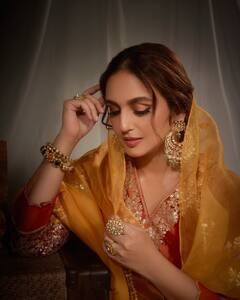 Huma Qureshi Photo: હુમા કુરેશીનો દેશી અવતાર, શરારા સૂટમાં લાગી ગોર્જિયસ