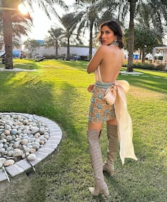 Sophie Choudry Photo: બેકલેસ આઉટફીટમાં સોફી ચૌધરીનો હટકે અંદાજ વાયરલ