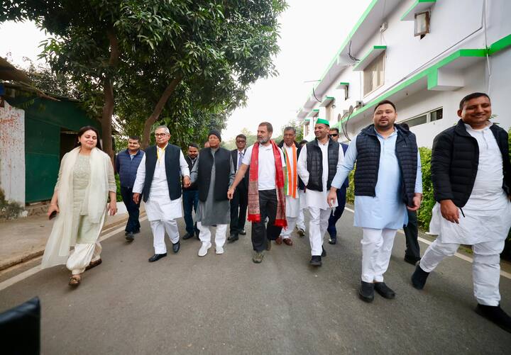 इस मुलाकात के बाद ये संदेश देने की कोशिश की गई है कि इंडिया गठबंधन एकजुट है. कहीं कोई बिखराव नहीं है. मिलकर 2025 विधानसभा चुनाव लड़ेंगे.