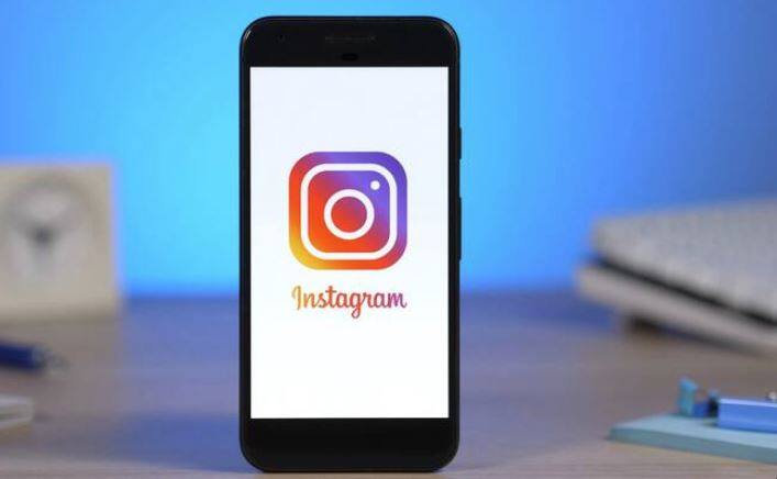 ਜੇ ਤੁਸੀਂ ਇੰਸਟਾਗ੍ਰਾਮ 'ਤੇ ਆਪਣੇ ਫਾਲੋਅਰਜ਼ ਵਧਾਉਣਾ ਚਾਹੁੰਦੇ ਹੋ, ਤਾਂ ਤੁਹਾਡੀ ਪ੍ਰੋਫਾਈਲ ਦਾ ਜਨਤਕ ਹੋਣਾ ਬਹੁਤ ਜ਼ਰੂਰੀ ਹੈ। ਤੁਹਾਨੂੰ ਨਿੱਜੀ ਖਾਤੇ ਵਿੱਚ ਪਹੁੰਚ ਨਹੀਂ ਮਿਲੇਗੀ। ਜ਼ਿਆਦਾ ਫਾਲੋਅਰਜ਼ ਹੋਣ ਨਾਲ ਤੁਹਾਨੂੰ ਬ੍ਰਾਂਡ ਪ੍ਰਮੋਸ਼ਨ, ਡੀਲ ਆਦਿ ਵਰਗੀਆਂ ਬਹੁਤ ਸਾਰੀਆਂ ਚੀਜ਼ਾਂ ਦਾ ਲਾਭ ਮਿਲੇਗਾ, ਜਿਸ ਰਾਹੀਂ ਤੁਸੀਂ ਪੈਸੇ ਕਮਾ ਸਕੋਗੇ।