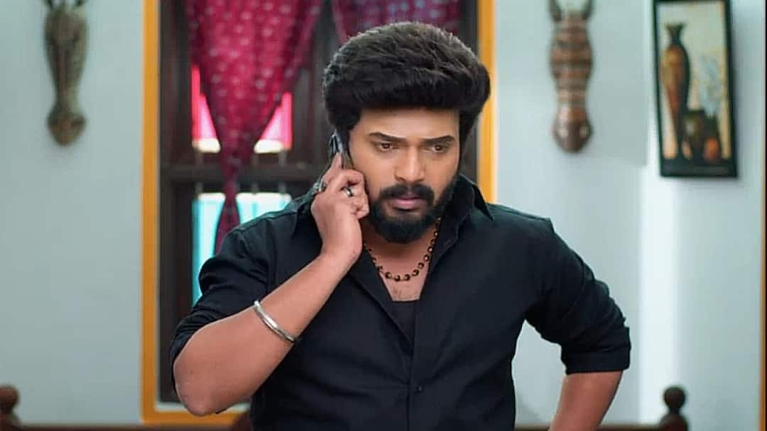 Karthigai Deepam:ரேவதியை அலேக்கா தூக்கிய கார்த்தி! கடுப்பில் மகேஷ், மாயா - கார்த்திகை தீபத்தில் இன்று