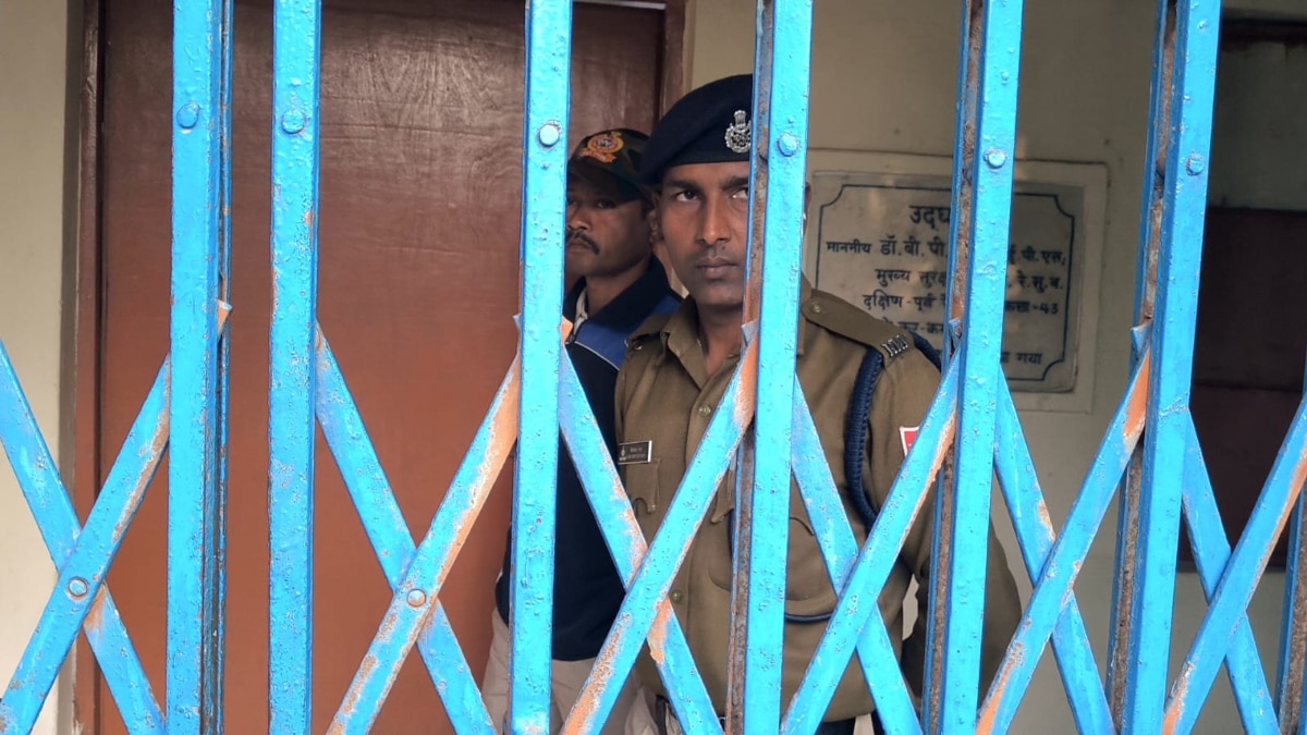 सैफ अली खान अटैक मामले में जिसे पुलिस ने दुर्ग से किया गिरफ्तार, जानें उसके बारे में