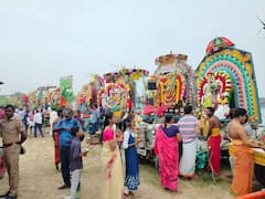 தமிழகத்தை மிரளவைத்த ஆற்று திருவிழா; ஆற்றில் குவிந்த பொதுமக்கள்