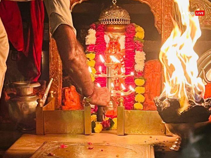 राजस्थान का अनोखा मंदिर जिस पर माता का विशेष आशीर्वाद प्राप्त है. तनोत माता का मंदिर जो राजस्थान के जैसलमेर में स्थित है. जैसलमेर से 120 किमी की दूरी पर माता का यह मंदि स्थित है.