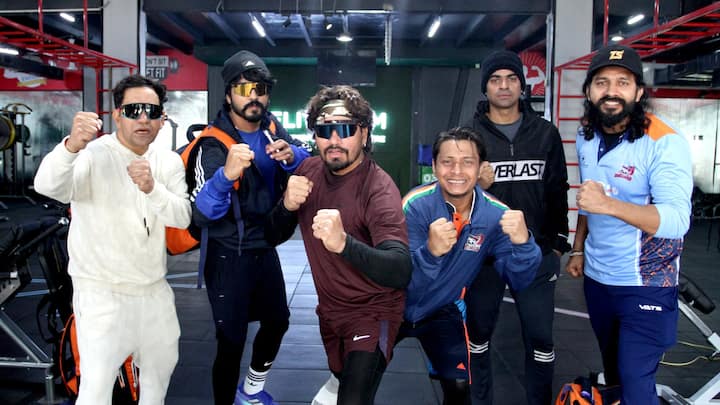 भोजपुरी दबंग्स की टीम विगत 15 दिनों से नेट प्रैक्टिस और फिटनेस ट्रेनिंग पर ध्यान केंद्रित कर रही है. इंडोर और आउटडोर दोनों तरह के प्रशिक्षण सत्र में खिलाड़ियों ने अपनी बल्लेबाजी और गेंदबाजी के कौशल को निखारने का काम किया है.