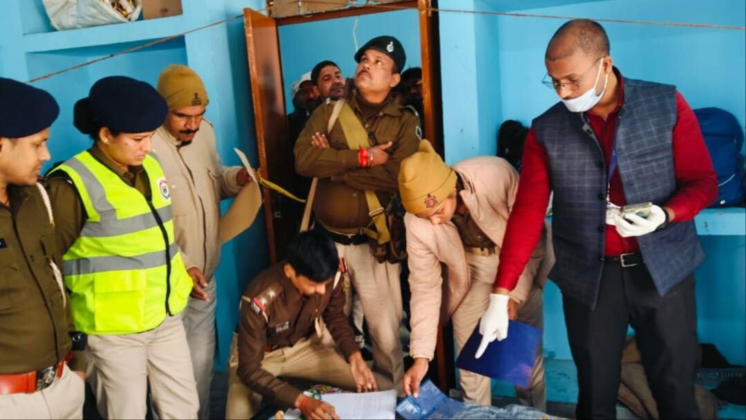 Gopalganj Thawe Diet Lady Cook Suicide Case Mother accused three employees of Physically exploitation ann गोपालगंज थावे डाइट में रसोइया का मर्डर या सुसाइड? मोबाइल में मिले अहम सबूत, मां ने 3 लोगों पर लगाए आरोप