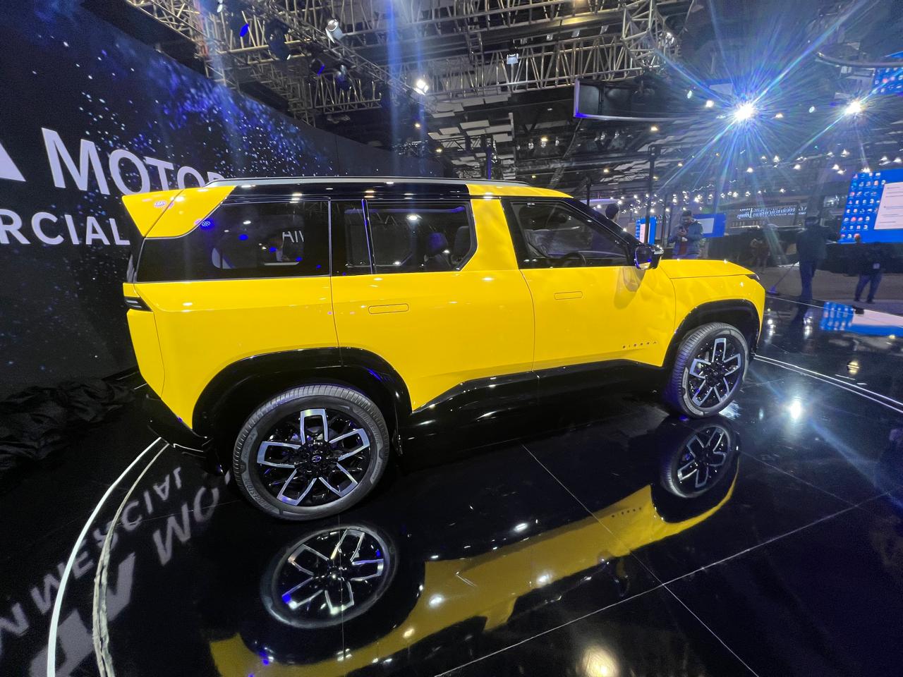 Auto Expo 2025: टाटा सिएरा के फर्स्ट लुक ने जीता सबका दिल, कीमत से फीचर्स तक यहां जानें सब
