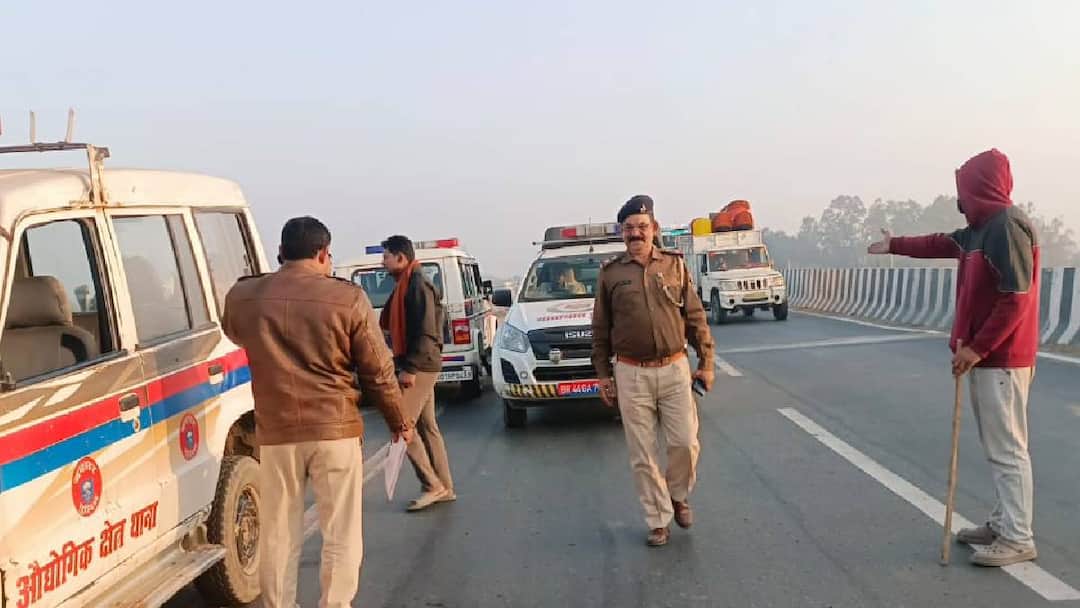 बक्सर में तेज रफ्तार का कहर, ट्रक से कुचल कर बाइक सवार शिक्षक की मौत teacher died after being crushed by truck in Buxar road accident ann बक्सर में तेज रफ्तार का कहर, ट्रक से कुचल कर बाइक सवार शिक्षक की मौत