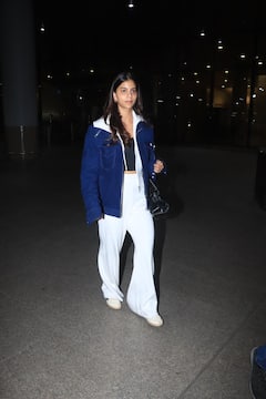 सुहाना खान का एयरपोर्ट पर दिखा डेनिम लुक, फिर पार्टी ड्रेस में लगीं कूल, देखें फोटोज