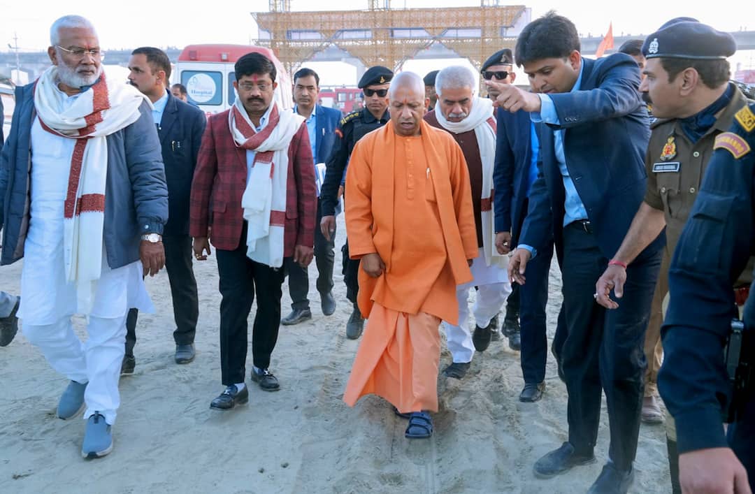 Maha Kumbh Stampede  : வதந்தியை நம்பாதீங்க.. இங்க மட்டும் போய் குளிங்க.. யோகி விடுத்த வேண்டுகோள்