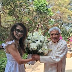 जावेद अख्तर का बर्थडे सेलिब्रेट करने पहुंचे अमिताभ बच्चन और जया, विद्या बालन ने राइटर को दिया स्पेशल गिफ्ट