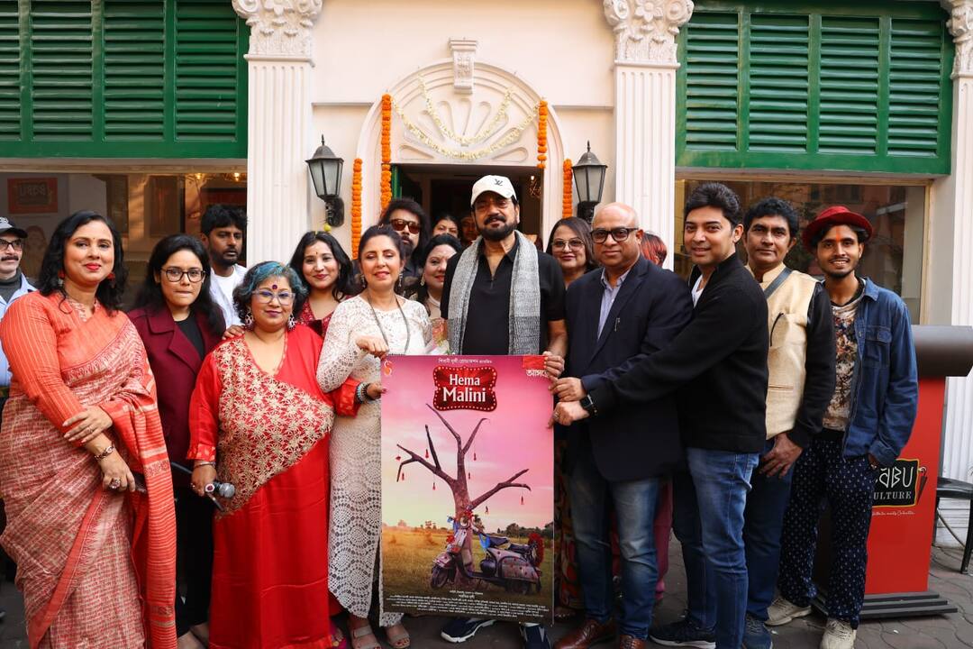 Chiranjeet Chakraborty New Film Hema Malini Tease released Entertainment News Tollywood Chiranjeet Chakraborty: এবার চিকিৎসকের ভূমিকায়, বলবেন এক প্রেমের গল্প! প্রকাশ্যে চিরঞ্জিতের নতুন সিনেমার ঝলক