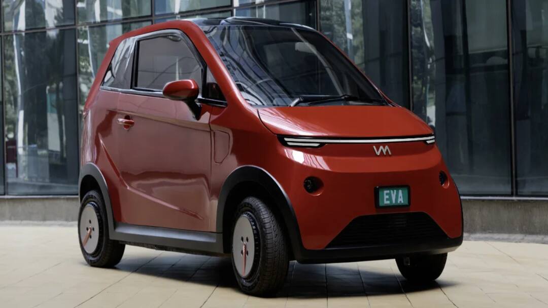 Bharat Mobility Global Expo 2025 Vayve Eva Solar Car Launched in India Specifications 80 पैसे में 1 km दौड़ेगी, कीमत 3 लाख रुपये से शुरू, लॉन्च हुई देश की पहली सोलर कार
