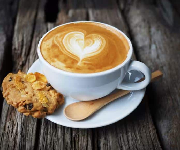 ਕੌਫੀ ਪੀਣ ਦਾ ਸਹੀ ਸਮਾਂ ਦਿਲ ਦੀ ਸਿਹਤ 'ਤੇ ਡੂੰਘਾ ਪ੍ਰਭਾਵ ਪਾ ਸਕਦਾ ਹੈ। ਹਾਲੀਆ ਖੋਜ ਦੇ ਅਨੁਸਾਰ, ਸਵੇਰੇ ਕੌਫੀ ਪੀਣ ਨਾਲ ਨਾ ਸਿਰਫ਼ ਤੁਹਾਡੀ ਊਰਜਾ ਵਧਦੀ ਹੈ, ਸਗੋਂ ਇਹ ਦਿਲ ਦੀ ਸਿਹਤ ਲਈ ਵੀ ਫਾਇਦੇਮੰਦ ਹੋ ਸਕਦੀ ਹੈ।