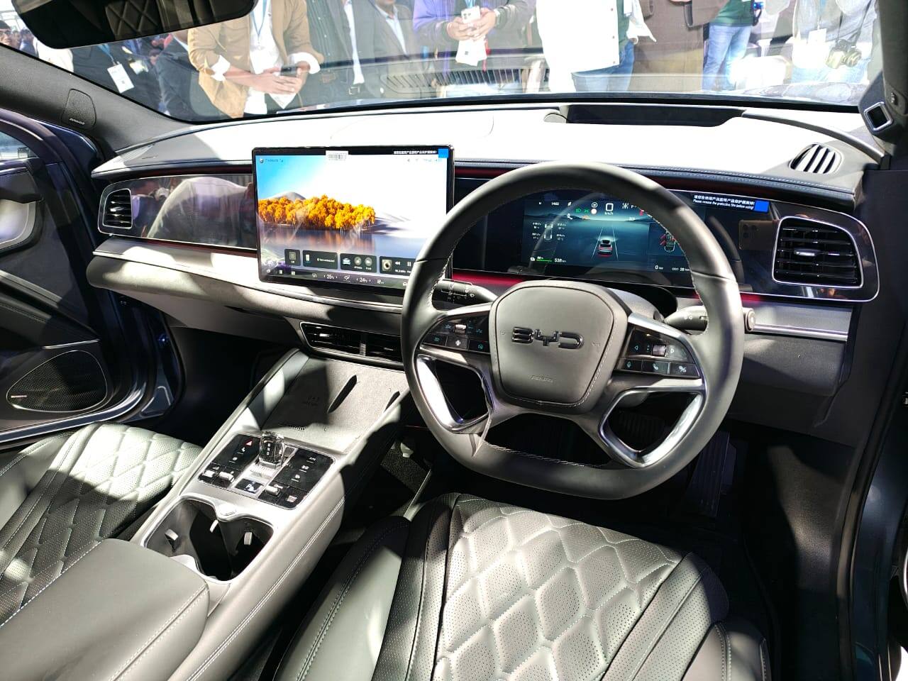 Auto Expo 2025: एक बार चार्ज करने पर दौड़ेगी 567 km, कमाल के फीचर्स के साथ लॉन्च हुई BYD Sealion 7
