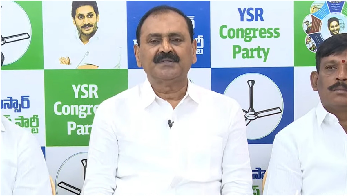 Bhumana Karunakar Reddy: మాడ వీధుల్లో కూడా చెప్పులతో తిరుగుతున్నారు, టీటీడీ చరిత్రలోనే ఎన్నడూ లేని దురాగతాలు: భూమన కరుణాకర్ రెడ్డి