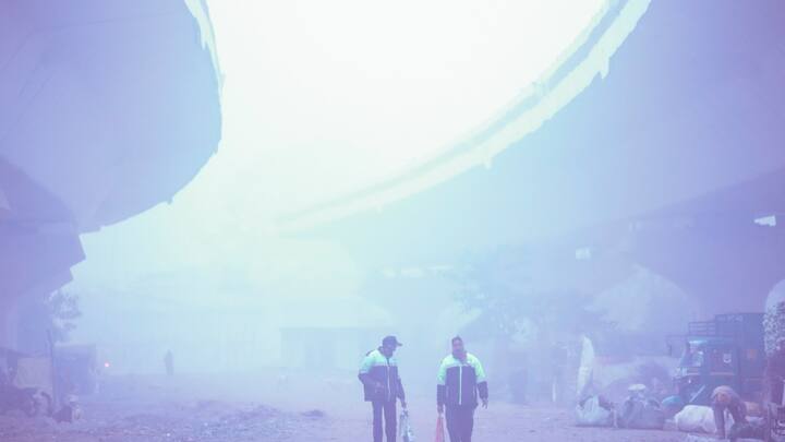 पंजाब के कई इलाकों में आज कोहरा देखने को मिल सकता है. वहीं, 20 से 24 जनवरी के बीच मौसम साफ रहेगा. वहीं, हरियाणा के कई इलाकों में कोहरे को लेकर अलर्ट जारी किया गया है.  20 जनवरी के बाद से मौसम साफ रहेगा.  20 और 21 जनवरी को आंशिक तौर पर बादल छाए रहेंगे.