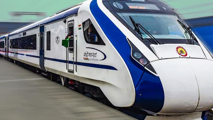बता दें एडवांस बुकिंग का यह नियम भारतीय रेलवे द्वारा संचालित की जानी वाली सभी ट्रेनों पर लागू होता है. भारतीय रेलवे की ओर से विदेशी पर्यटकों के लिए कुछ खास ट्रेनों में स्पेशल कोटा भी रखा जाता है.