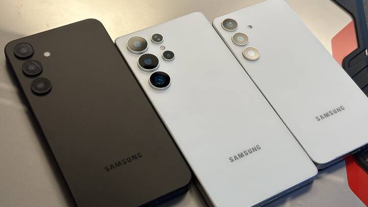 वहीं, 16GB RAM और 512GB स्टोरेज वाले फोन की कीमत 1,44,999 रुपये होगी. जबकि टॉप वेरिएंट 1,64,999 रुपये में आएगा. इसमें 16GB RAM के साथ 1TB स्टोरेज दिया जाएगा.