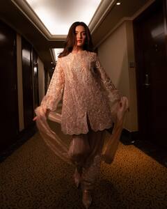 Pratibha Ranta Steals Hearts With Her Graceful Look In Ethnic Wear; SEE PICS