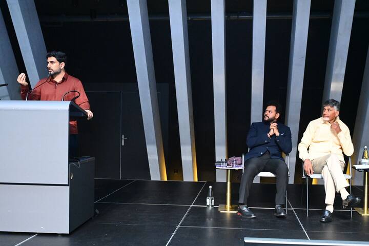 తెలుగు జాతి సత్తా ప్రపంచానికి తెలియజేసిన వ్యక్తి చంద్రబాబు అని లోకేశ్ కొనియాడారు. ఆయన విజన్ 2020ను చాలా మంది ఎగతాళి చేశారని ఈనాడు అది నిజమైందని చెప్పారు.