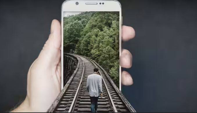 ਇਨ੍ਹਾਂ ਮਹੱਤਵਪੂਰਨ ਐਪਸ ਨੂੰ ਆਪਣੇ ਸਮਾਰਟਫੋਨ ਵਿੱਚ ਰੱਖ ਕੇ, ਤੁਸੀਂ ਆਸਾਨੀ ਨਾਲ ਟ੍ਰੈਫਿਕ ਨਿਯਮਾਂ ਦੀ ਪਾਲਣਾ ਕਰ ਸਕਦੇ ਹੋ। ਇਹ ਨਾ ਸਿਰਫ਼ ਤੁਹਾਨੂੰ ਚਲਾਨ ਮਿਲਣ ਤੋਂ ਬਚਾਉਂਦੇ ਹਨ ਸਗੋਂ ਯਾਤਰਾ ਨੂੰ ਸੁਚਾਰੂ ਅਤੇ ਤਣਾਅ-ਮੁਕਤ ਵੀ ਬਣਾਉਂਦੇ ਹਨ।