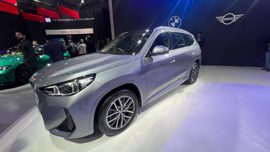 Bharat Mobility Global Expo: BMW iX1 LWB Rear Seat Review Auto Expo 2025 Bharat Mobility Global Expo BMW iX1 LWB Rear Seat Review Bharat Mobility Global Expo: BMW iX1 LWB Rear Seat Review