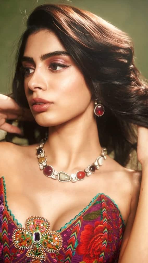 Khushi Kapoor Serves Ethereal Glam In Corset & Skirt