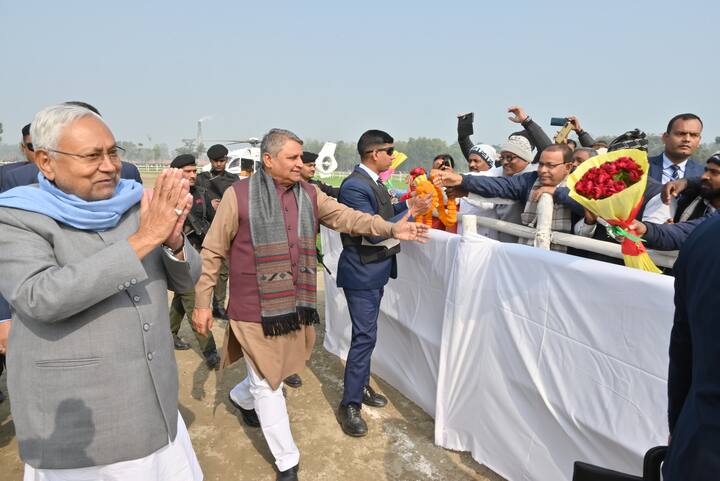 प्रगति यात्रा के तहत मुख्यमंत्री नीतीश कुमार सोमवार (20 जनवरी) को सुपौल पहुंचे. उन्होंने जिले को 298 करोड़ रुपये से अधिक की सौगात दी. 210 योजनाओं का उद्घाटन एवं शिलान्यास किया.