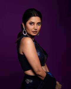 Prajakta Mali : फुलवंतीचा ग्लॅमरस लूक; थ्री पिस ड्रेसमध्ये केलं खास फोटोशूट!