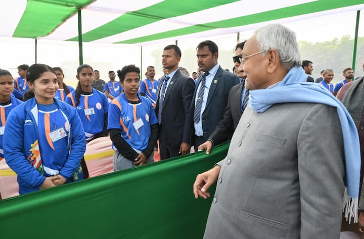 सुपौल में वीरपुर स्थित वर्तमान हवाई अड्डे पर छोटे विमानों के संचालन के लिए उड़ान योजना में इसे सम्मिलित करने हेतु केंद्र सरकार से अनुरोध किया जाएगा.