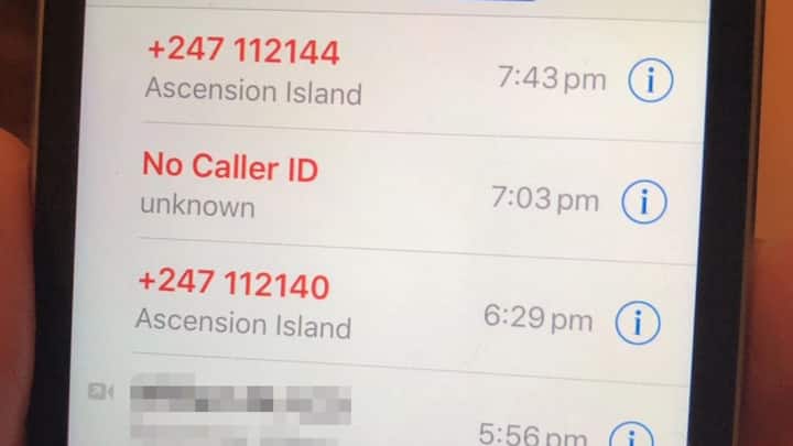 इंटरनेशनल नंबर से मिस्ड कॉल आने के बाद जब कोई भी इन नंबर्स पर दोबारा कॉल करता है. तो इसके लिए उसे बेहद ज्यादा चार्ज चुकाना पड़ जाता है. इसलिए इस स्कैम से खासतौर पर बचे रहने की जरूरत है. चलिए आपको बताते हैं. प्रीमियम रेट सर्विस स्कैम में कैसे होता है फ्रॉड.