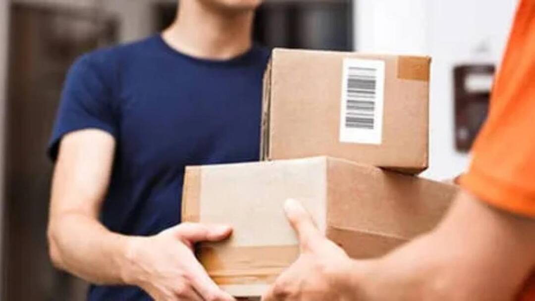 कचरे में पार्सल बॉक्स फेंका तो होगा बड़ा नुकसान! मिनटों में खाली हो जाएगा बैंक अकाउंट, नए फ्रॉड के बारे में पढ़ लें सारी बातें Parcel box scam do not do these mistakes after delivery of parcel follow these easy steps कचरे में पार्सल बॉक्स फेंका तो होगा बड़ा नुकसान! मिनटों में खाली हो जाएगा बैंक अकाउंट, नए फ्रॉड के बारे में पढ़ लें सारी बातें