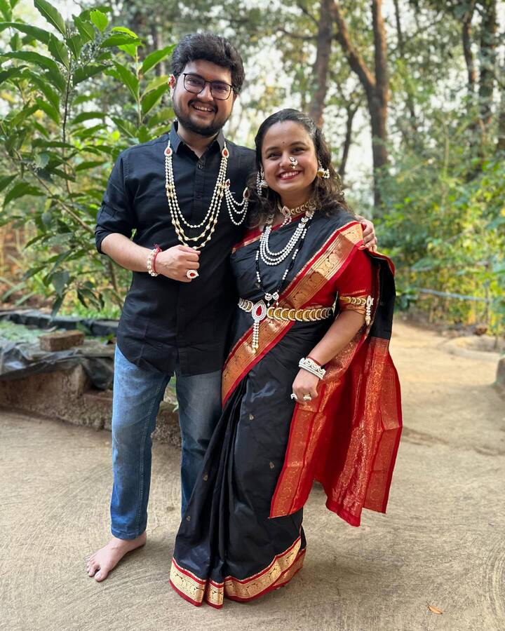 पण एक दिवस कार्यक्रमाआधी तालीम सुरू असताना त्याने अखेर तिला विचारलं. पण तिने मात्र होकार द्यायला एक-दोन दिवस घेतले.