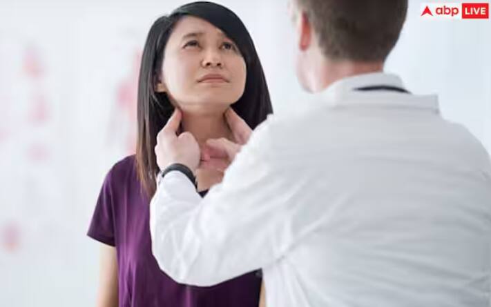 ਸਰਦੀਆਂ ਦੌਰਾਨ ਸਿਰਫ਼ ਥਾਇਰਾਇਡ ਦੇ ਮਰੀਜ਼ਾਂ ਨੂੰ ਹੀ ਨਹੀਂ ਸਗੋਂ ਸਾਰਿਆਂ ਨੂੰ ਸਾਵਧਾਨ ਰਹਿਣਾ ਚਾਹੀਦਾ ਹੈ। ਕਿਉਂਕਿ ਇੱਕ ਛੋਟੀ ਜਿਹੀ ਗਲਤੀ ਵੀ ਉਨ੍ਹਾਂ ਦੀ ਸਿਹਤ ਲਈ ਘਾਤਕ ਸਾਬਤ ਹੋ ਸਕਦੀ ਹੈ। ਤਾਂ ਆਓ ਜਾਣਦੇ ਹਾਂ ਸਵਾਮੀ ਰਾਮਦੇਵ ਤੋਂ ਕਿ ਸਰਦੀਆਂ ਵਿੱਚ ਥਾਇਰਾਇਡ ਤੋਂ ਕਿਵੇਂ ਬਚਿਆ ਜਾਵੇ। ਥਾਇਰਾਇਡ ਦੇ ਲੱਛਣ ਥਕਾਵਟ, ਘਬਰਾਹਟ, ਚਿੜਚਿੜਾਪਨ, ਹੱਥਾਂ ਦਾ ਕੰਬਣਾ, ਨੀਂਦ ਦੀ ਕਮੀ, ਵਾਲ ਝੜਨਾ, ਮਾਸਪੇਸ਼ੀਆਂ ਵਿੱਚ ਦਰਦ ਹਨ।