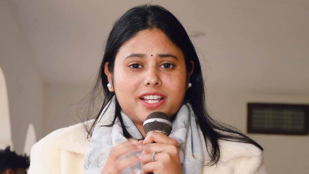 सपा सांसद प्रिया सरोज भड़कीं, पूछा- ये बाबा है! अभी तक ये जेल क्यों नहीं गया? Machhlishahr SP MP Priya Saroj on Mahant Raju Das Controversial remarks on Mulayam Singh Yadav सपा सांसद प्रिया सरोज भड़कीं, पूछा- ये बाबा है! अभी तक ये जेल क्यों नहीं गया?