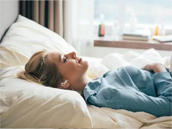 आपल्याला पडलेली स्वप्न इतरांना सांगितल्यास त्याचा आपल्या जीवनावर कसा परिणाम होतो ते जाणून घेऊयात.