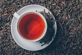 Tannins and other compounds present in black tea strengthen the digestive system. It helps prevent the growth of harmful bacteria in the intestine and prevents stomach ulcers.