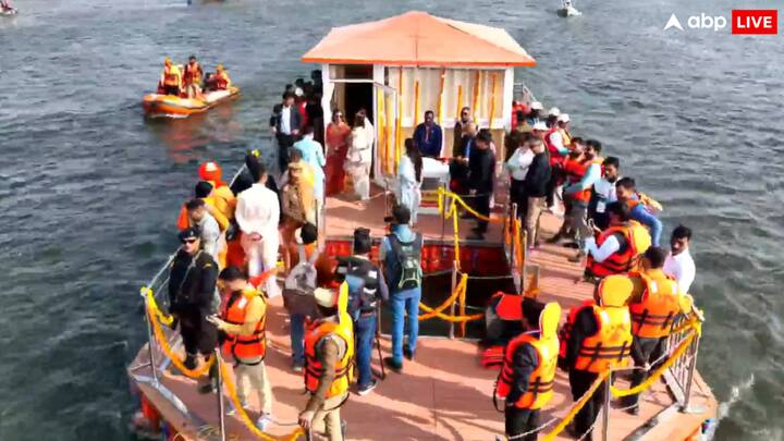 इसके बाद, गौतम अडानी ने संगम की वीआईपी बोट से सैर की और बड़े हनुमान मंदिर में दर्शन-पूजन करने का कार्यक्रम रखा.