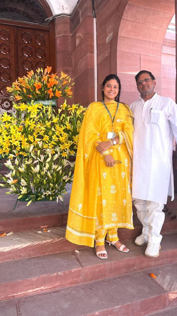 प्रिया सरोज के पिता तूफानी कितने अमीर हैं?