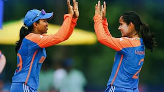 4 ओवर, 5 रन, 5 विकेट... U19 WC में हैट्रिक लेकर इतिहास रचने वाली स्पिन सनसनी वैष्णवी शर्मा कौन हैं?