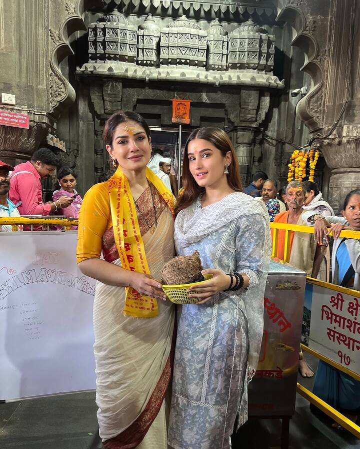 अगर आपने नहीं पहचाना तो बता दें कि ये कोई और नहीं बल्कि ‘आजाद’ की एक्ट्रेस राशा थडानी हैं. राशा 90 के दशक की पॉपुलर स्टार रही रवीना टंडन की बेटी हैं. दोनों मां-बेटी महादेव की बड़ी भक्त हैं.