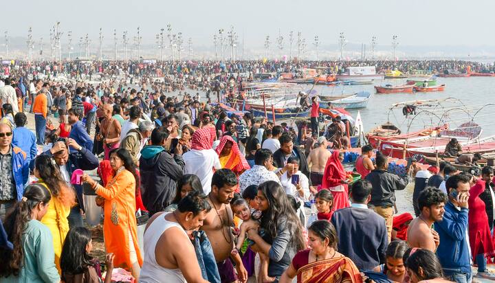 Before going to Mahakumbh, take bath with clean water at home. Take bath wherever you stay in Prayagraj. Remember, in Kumbh Snan, we take bath not to remove the dirt of the body but to remove the dirt of the mind.