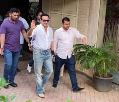 Saif Ali Khan: క్షేమంగా ఇంటికొచ్చిన సైఫ్... ఎటాక్, హాస్పిటల్ ట్రీట్మెంట్ తర్వాత ఫస్ట్ పబ్లిక్ అప్పియరెన్స్