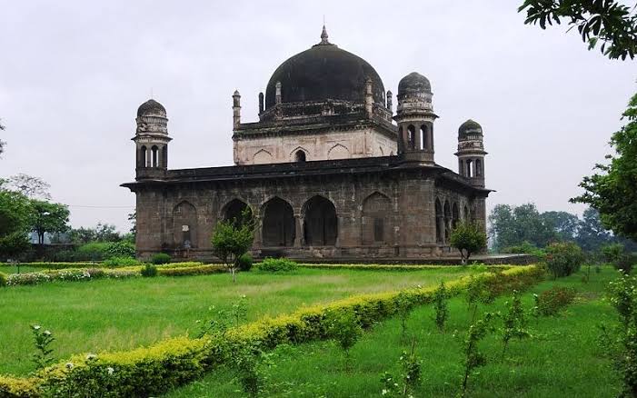 Black Taj Mahal: తాజ్ మహల్‌తో పాటు షాజహాన్ తనకోసం ‘బ్లాక్ తాజ్ మహల్’ కూడా కట్టాలనుకున్నాడా?