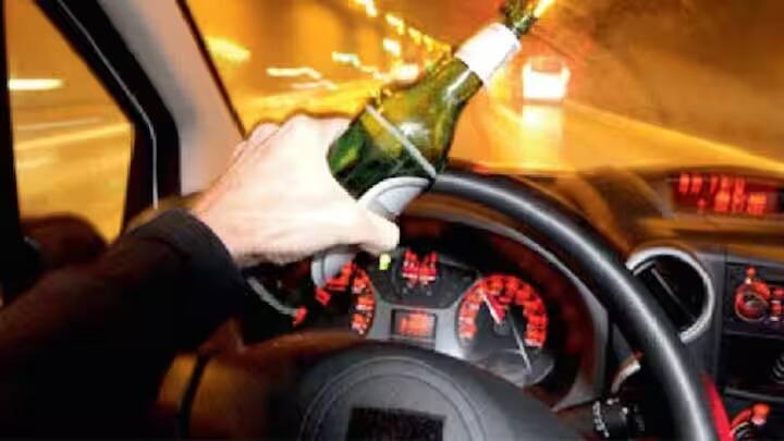 Motor Vehicle Act : মোটর ভেহিক্যাল অ্যাক্ট অনুযায়ী, কেউ যদি মদ্যপান করে গাড়ি চালাতে গিয়ে ধরা পড়ে, তবে তাকে জরিমানা করা হয়। এছাড়াও গাড়ি কি বাজেয়াপ্ত করতে পারে পুলিশ ? কী রয়েছে নিয়ম।